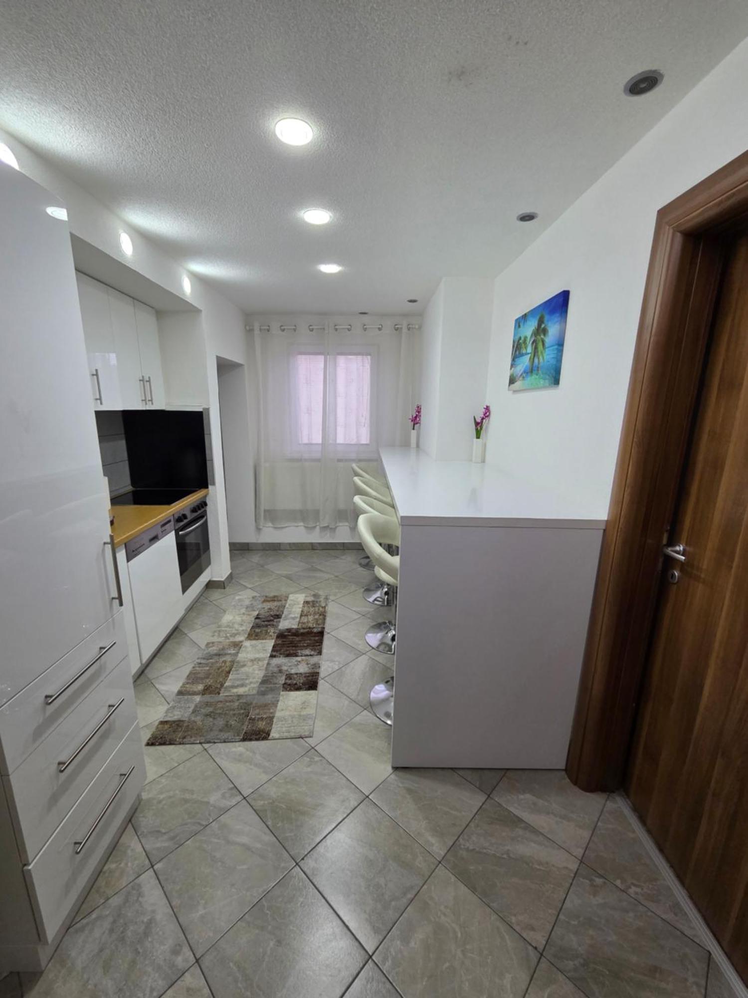 New Luxury In Center